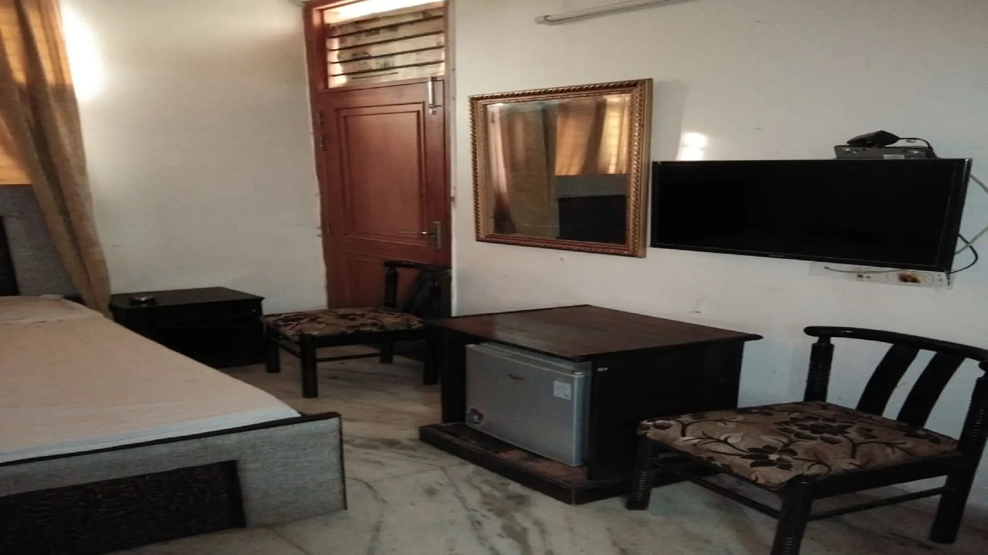 Hotel The Blue Sapphire Gurgaon India